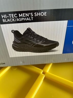 Hi-Tec men’s Trail Shoes Lightweight Hiking Sneakers Black /dark  new